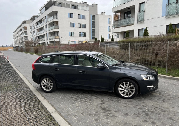Volvo V60 cena 53750 przebieg: 229772, rok produkcji 2014 z Warszawa małe 79